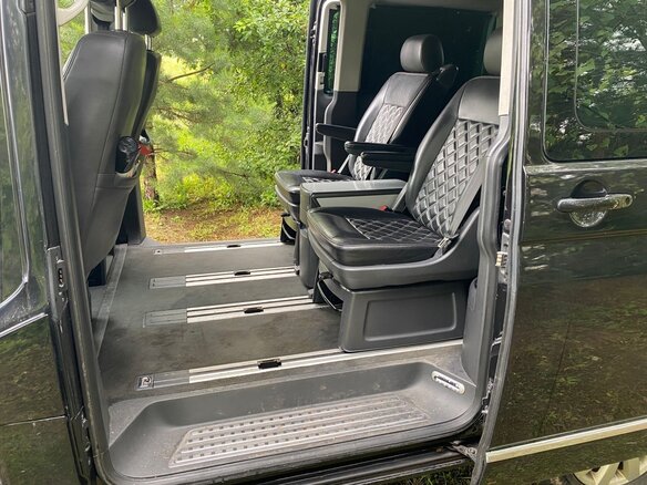 2012 Volkswagen Multivan T5 Рестайлинг, чёрный, 2100000 рублей - вид 10
