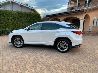 2020 Lexus RX 300 IV Рестайлинг, белый, 4950000 рублей, вид 3