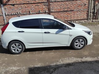 2015 Hyundai Solaris I Рестайлинг, белый, 990000 рублей, вид 4