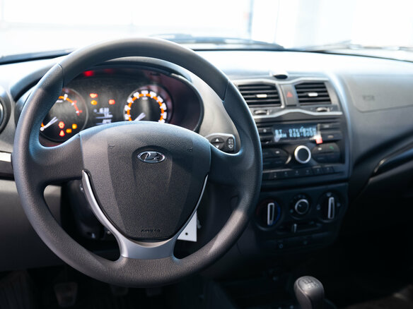 2026 Lada (ВАЗ) Granta I Рестайлинг, красный, 1088000 рублей - вид 19