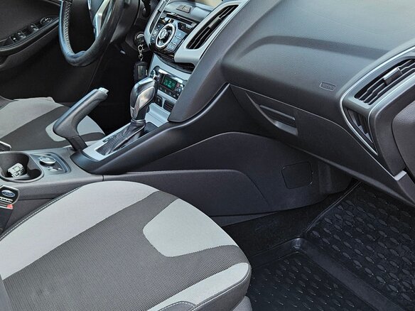 2014 Ford Focus III, чёрный, 1000000 рублей - вид 6