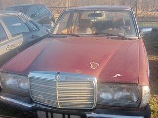 1982 Mercedes-Benz W123 200 4-speed, красный, 200000 рублей, вид 1