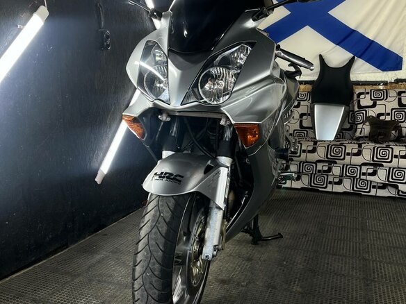 2005 Honda VFR 800, серебристый, 520000 рублей - вид 4