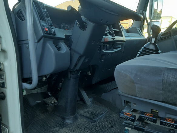 2018 Isuzu Forward (F-Series), белый, 4500000 рублей - вид 10