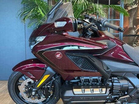 2025 Honda GL 1800 Gold Wing, пурпурный, 4600000 рублей, вид 3