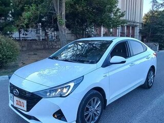 2021 Hyundai Solaris II Рестайлинг, белый, 1860000 рублей, вид 4