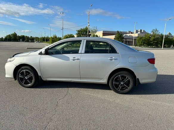 2012 Toyota Corolla X (E140, E150) Рестайлинг, серебристый, 1050000 рублей - вид 6