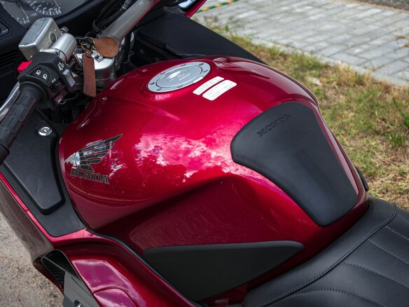 2005 Honda ST 1300, красный, 500000 рублей - вид 12