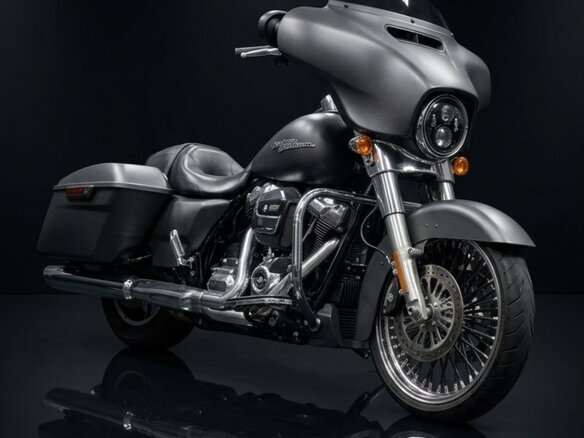 2018 Harley-Davidson Street Glide, серый, 1749999 рублей - вид 2