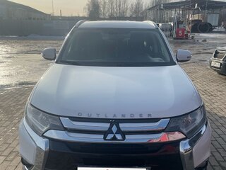 2016 Mitsubishi Outlander III Рестайлинг 2, белый, 1990000 рублей, вид 1