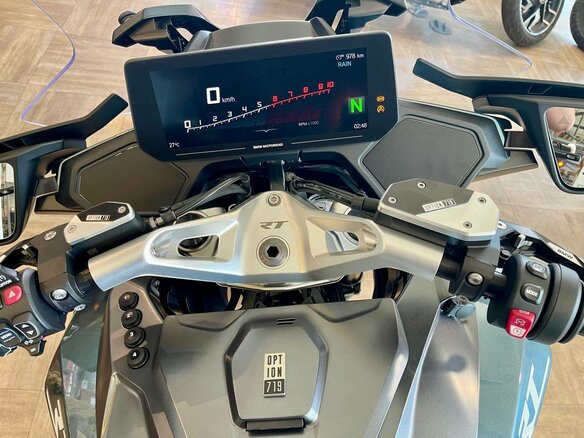 2025 BMW R 1300 RT, серый, 3590000 рублей - вид 12