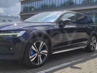 2020 Volvo V60 Cross Country II, чёрный, 2776063 рублей, вид 1