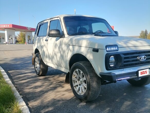 2005 Lada (ВАЗ) 2121 (4x4) I Рестайлинг, белый, 290000 рублей - вид 8