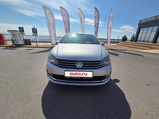 2017 Volkswagen Polo V Рестайлинг, серебристый, 1199000 рублей, вид 3