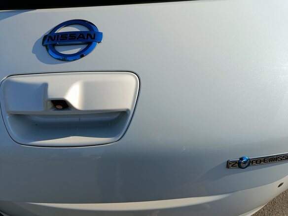 2013 Nissan Leaf (EM57) I (ZE0/AZE0), белый, 1280000 рублей - вид 30