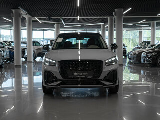 2025 Audi Q2 L 35 TFSI I Рестайлинг, серый, 3720000 рублей, вид 3