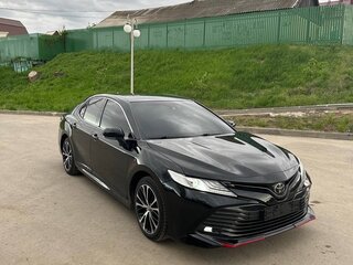 2020 Toyota Camry VIII (XV70), чёрный, 3390000 рублей, вид 3
