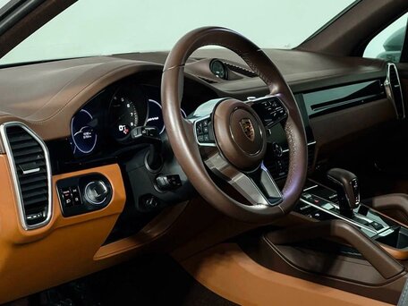 2020 Porsche Cayenne III, белый, 8990000 рублей, вид 3