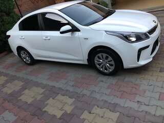 2017 Kia Rio IV, белый, 1080000 рублей, вид 2