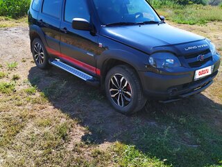 2017 Chevrolet Niva I Рестайлинг, чёрный, 760000 рублей, вид 2