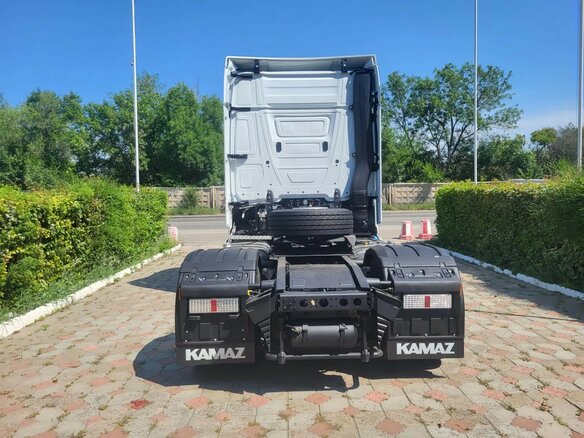 2026 КамАЗ 54901, чёрный - вид 7