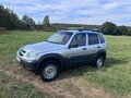 2015 Chevrolet Niva I Рестайлинг, серебристый, 650000 рублей - вид 2
