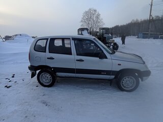 2005 Chevrolet Niva I, серебристый, 460000 рублей, вид 3