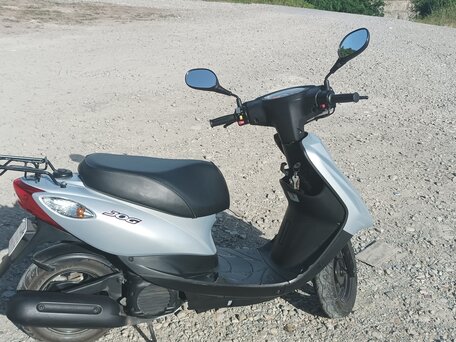 2017 Yamaha Jog, серебристый, 85000 рублей, вид 3