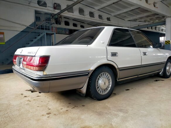 1988 Toyota Crown VIII (S130), серый, 700000 рублей - вид 13