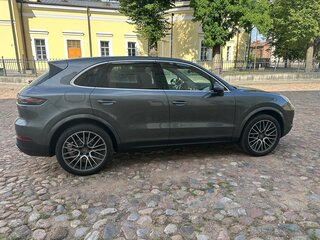 2022 Porsche Cayenne III, серый, 7700000 рублей, вид 3