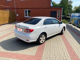 2012 Toyota Corolla X (E140, E150) Рестайлинг, белый, 900000 рублей, вид 4