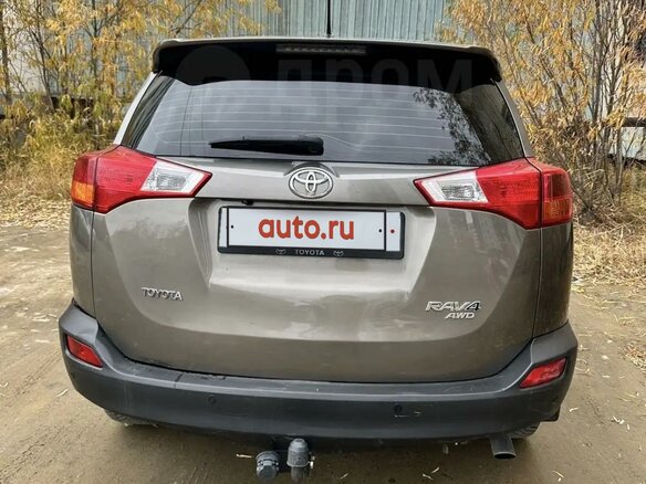 2013 Toyota RAV4 IV (XA40), бежевый, 1800000 рублей - вид 1