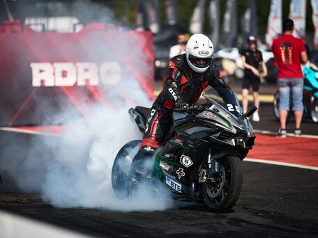 2020 Kawasaki Ninja H2 SX, серый, 4000000 рублей, вид 3