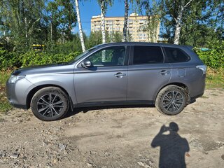 2013 Mitsubishi Outlander III, серый, 1190000 рублей, вид 4