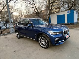 2020 BMW X5 40i IV (G05/G18), синий, 7300000 рублей, вид 3
