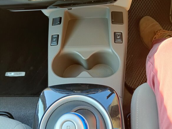 2013 Nissan Leaf (EM57) I (ZE0/AZE0), белый, 1280000 рублей - вид 21