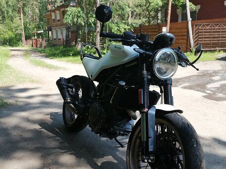 2018 Husqvarna Vitpilen 401, белый, 385000 рублей, вид 5