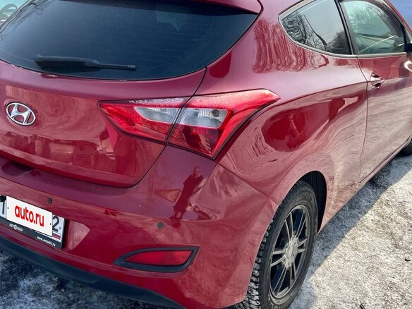 2013 Hyundai i30 II, красный, 1000000 рублей - вид 3