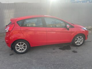 2016 Ford Fiesta Mk6 Рестайлинг, красный, 896000 рублей, вид 2