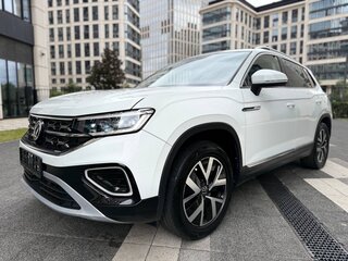 2023 Volkswagen Tayron I Рестайлинг, белый, 2590000 рублей, вид 1