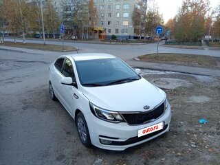 2016 Kia Rio III Рестайлинг, белый, 870000 рублей, вид 2