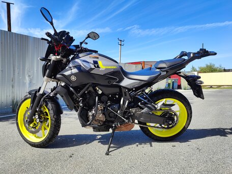 2016 Yamaha MT-07 (FZ-07), серебристый, 600000 рублей, вид 1