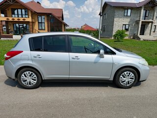 2009 Nissan Tiida I, серебристый, 890000 рублей, вид 3
