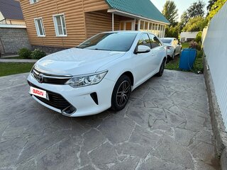 2016 Toyota Camry VII (XV50) Рестайлинг, белый, 2150000 рублей, вид 5