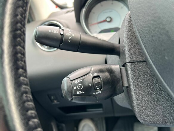 2011 Peugeot 308 I Рестайлинг, бежевый, 590000 рублей - вид 12