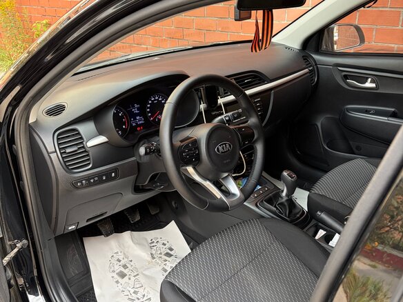 2017 Kia Rio IV, чёрный, 1150000 рублей - вид 7