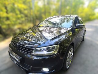 2011 Volkswagen Jetta VI, чёрный, 1080000 рублей, вид 1