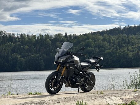 2015 Yamaha MT-09 Tracer (FJ-09), серый, 600000 рублей, вид 3