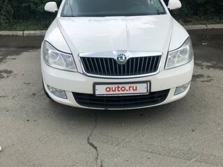 2013 Skoda Octavia II (A5) Рестайлинг, белый, 740000 рублей, вид 4