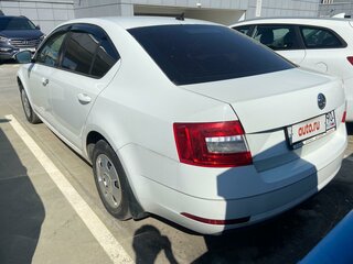 2018 Skoda Octavia III (A7) Рестайлинг, белый, 1150000 рублей, вид 4